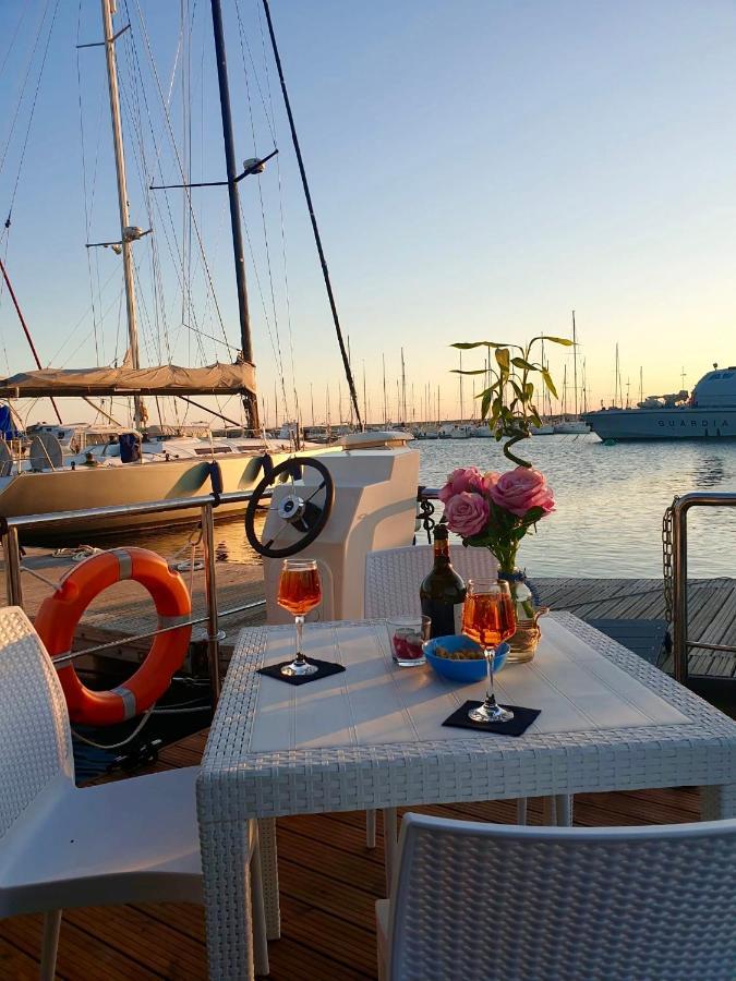 Houseboat Seabreeze Hotel Alghero Exterior photo
