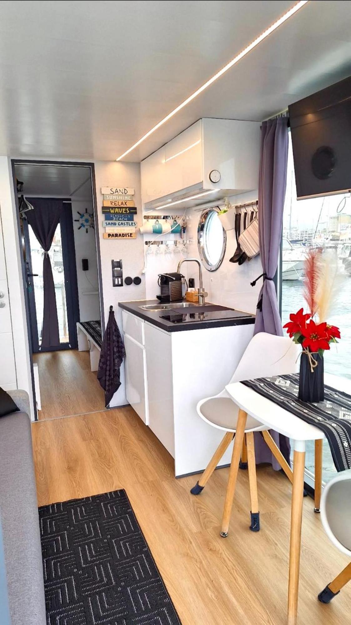 Houseboat Seabreeze Hotel Alghero Exterior photo