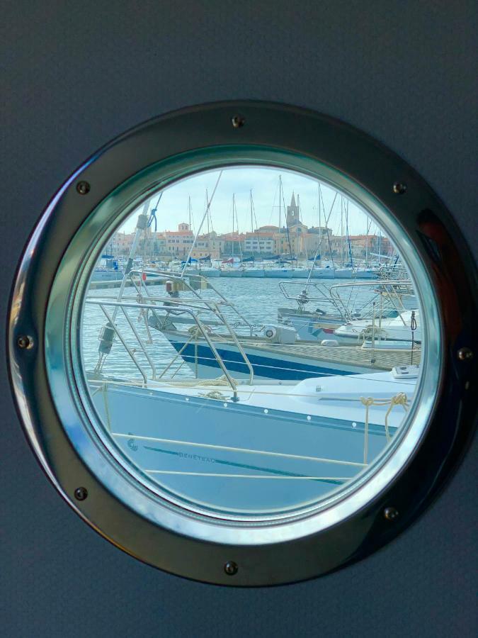 Houseboat Seabreeze Hotel Alghero Exterior photo